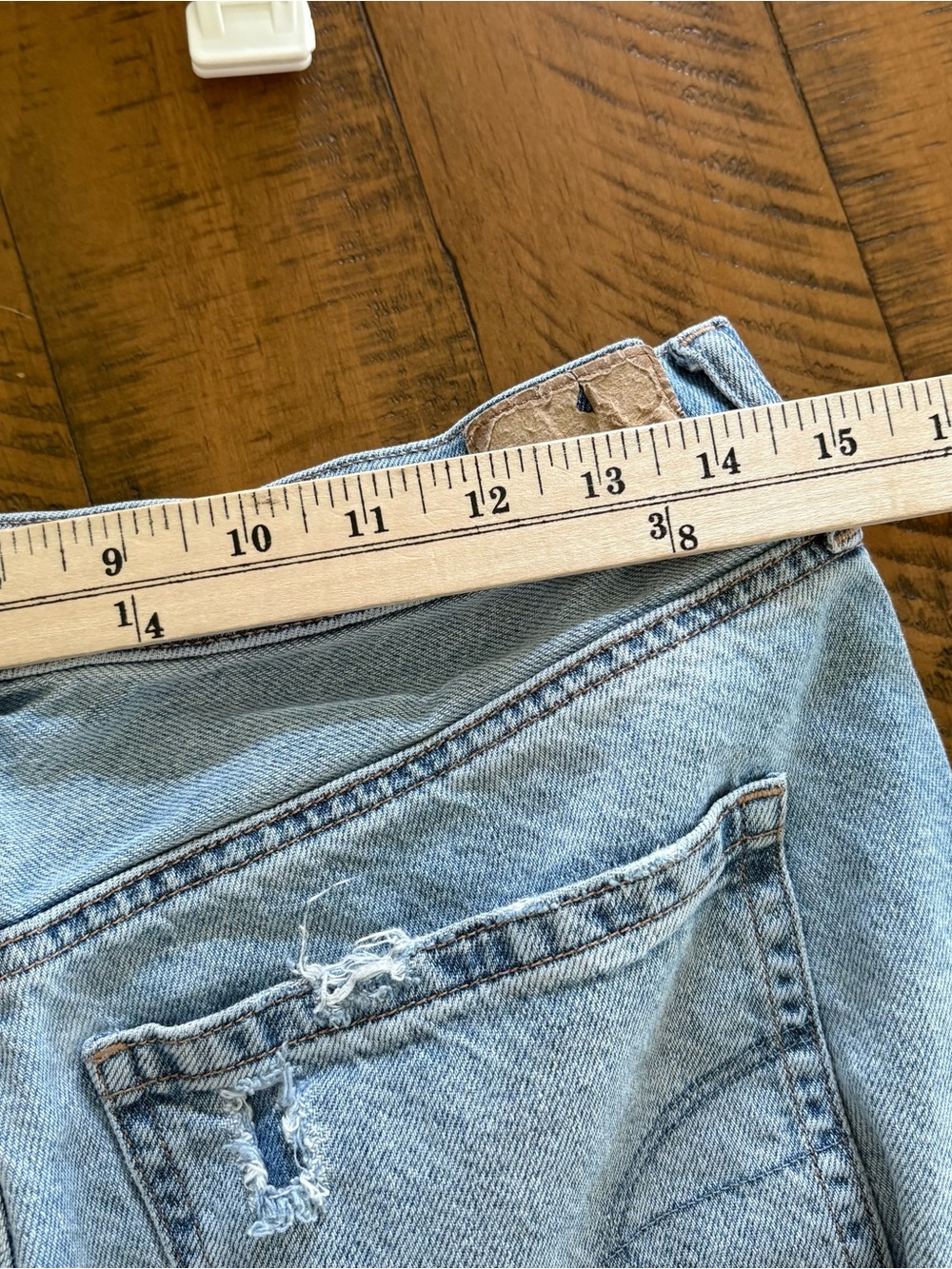 American Eagle Jeans Blue Denim Low Rise Baggy Distressed Size 6R Light Wash - Picture 4 of 8
